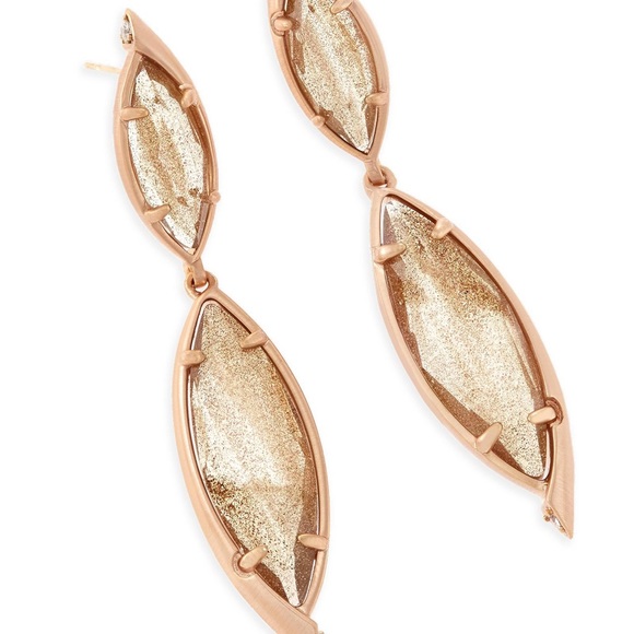Kendra Scott Jewelry - ON SALE! NWT Kendra Scott Maisey Earrings Gold Dus
